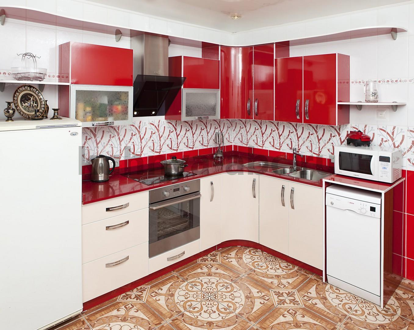 бело красная кухня угловая